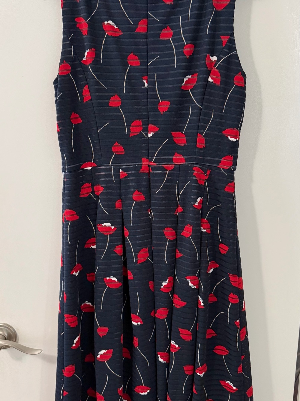 Sweater Subcategory Identification - Picture 2 of 4